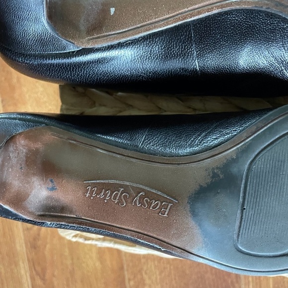 Easy Spirit black leather block heels in size 8 - Picture 5 of 5